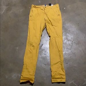Low rise skinny leg yellow pants